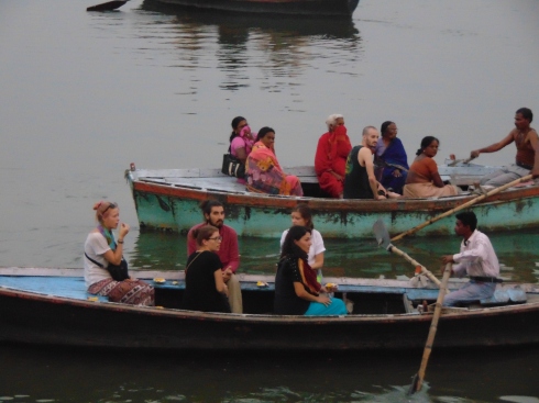 Os barcos que passeiam pelo Ganges